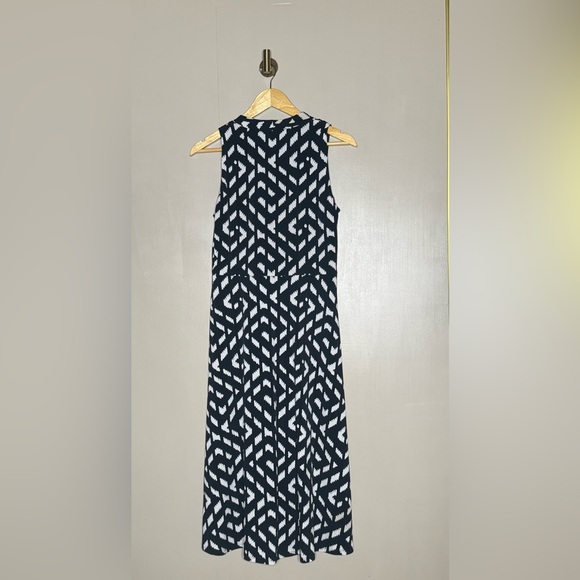 WHBM Twist Front Midi Dress Black White Print Stretch Lined Size 8 - Picture 5 of 10